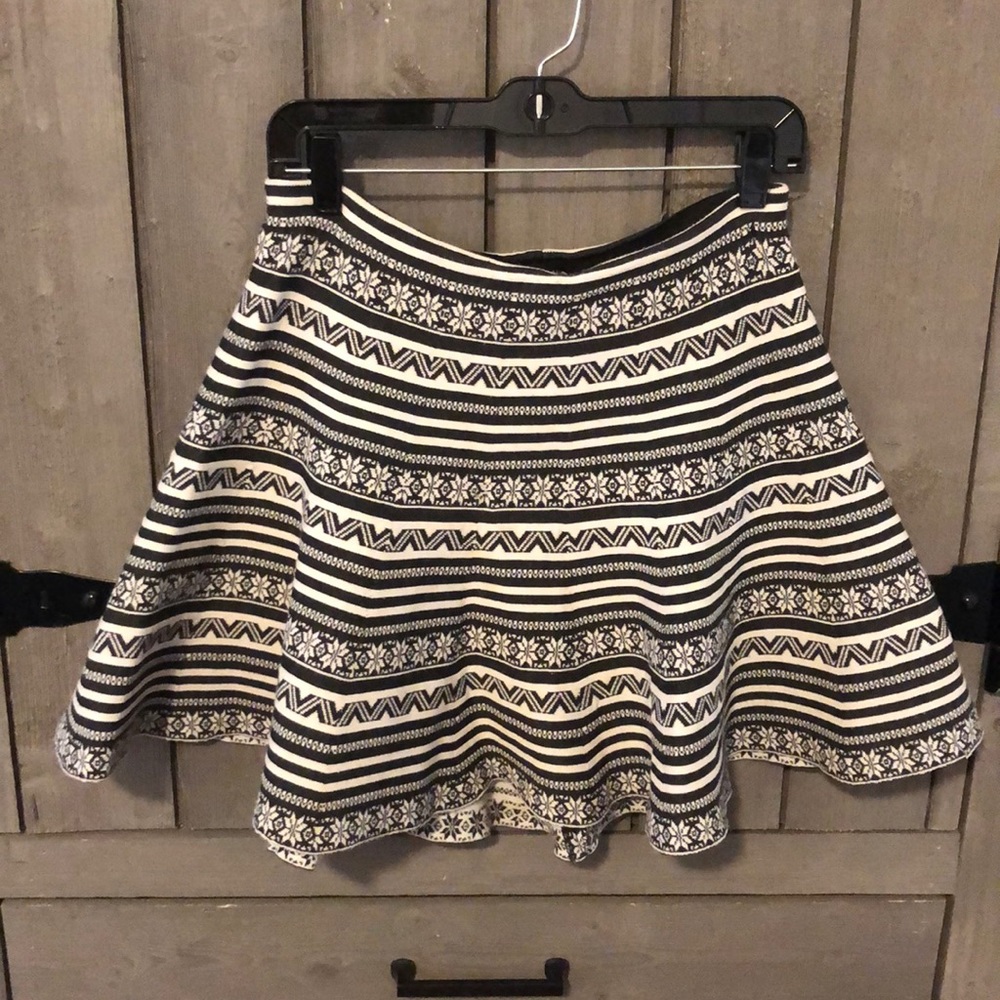 High waisted grey and white skirt size Medium